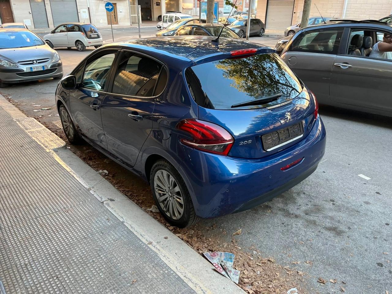 Peugeot 208 BlueHDi 75 5 porte Allure