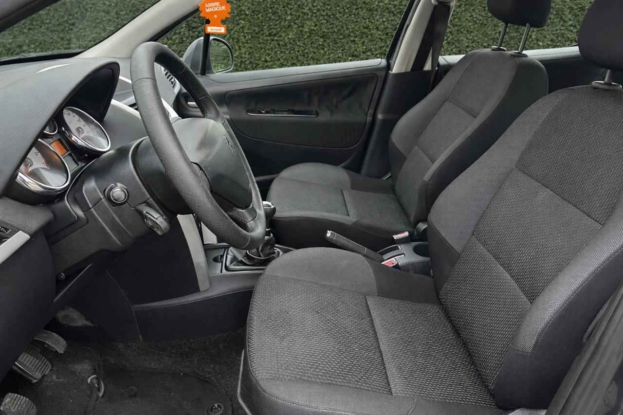 Peugeot 207 1.4 8V 75CV 5p. Energie