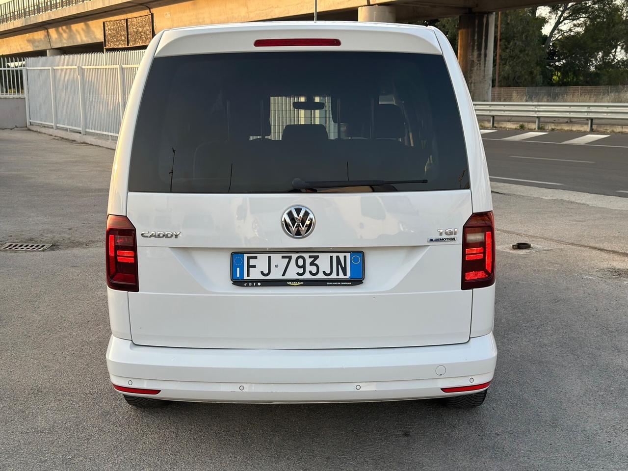 Caddy 2017 1.4 TGI DSG 110CV Aut. Highline Maxi 7