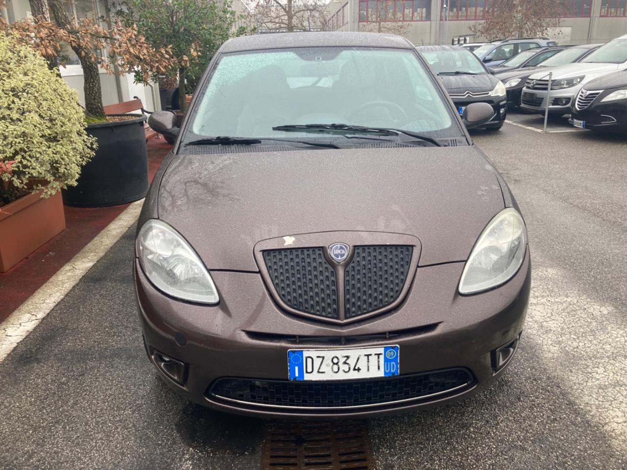 LANCIA YPSILON (EDIZIONE LIMITATA VERSUS)