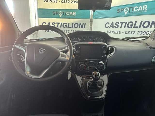 Lancia Ypsilon Platino 1.0 Hybrid 70 cv - usata