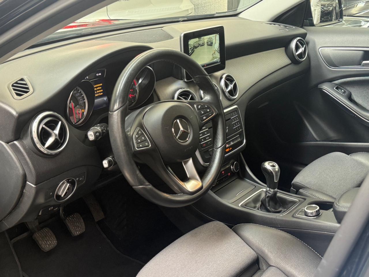 Mercedes-benz GLA 180 180d SPORT