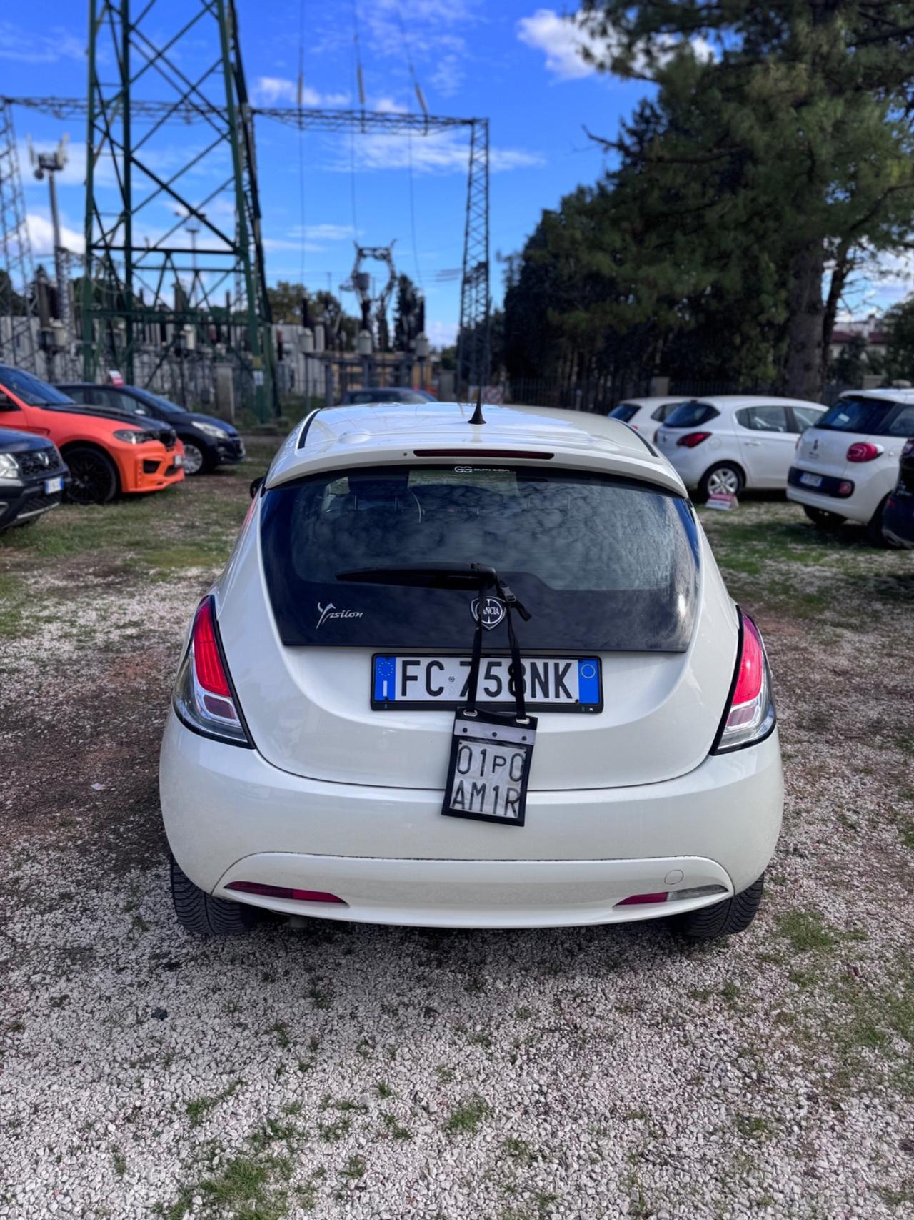 Lancia Ypsilon 1.3 MJT 16V 95 CV 5 porte S&S 30th Anniversary