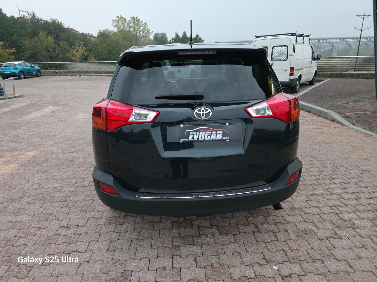 RAV4 2.0 D-4D 4WD Lounge valuto usato scambio