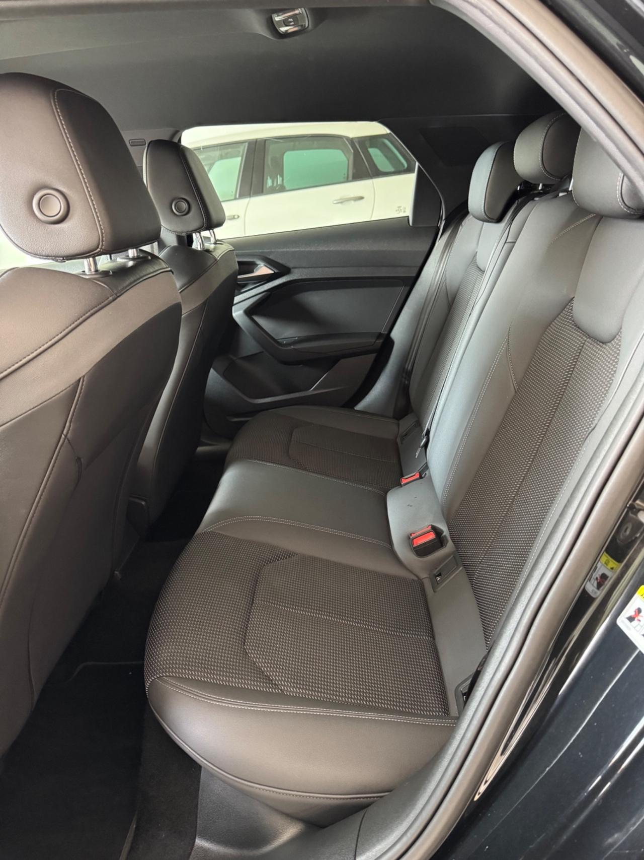 Audi A1 SPB 30 TFSI S tronic Identity Black