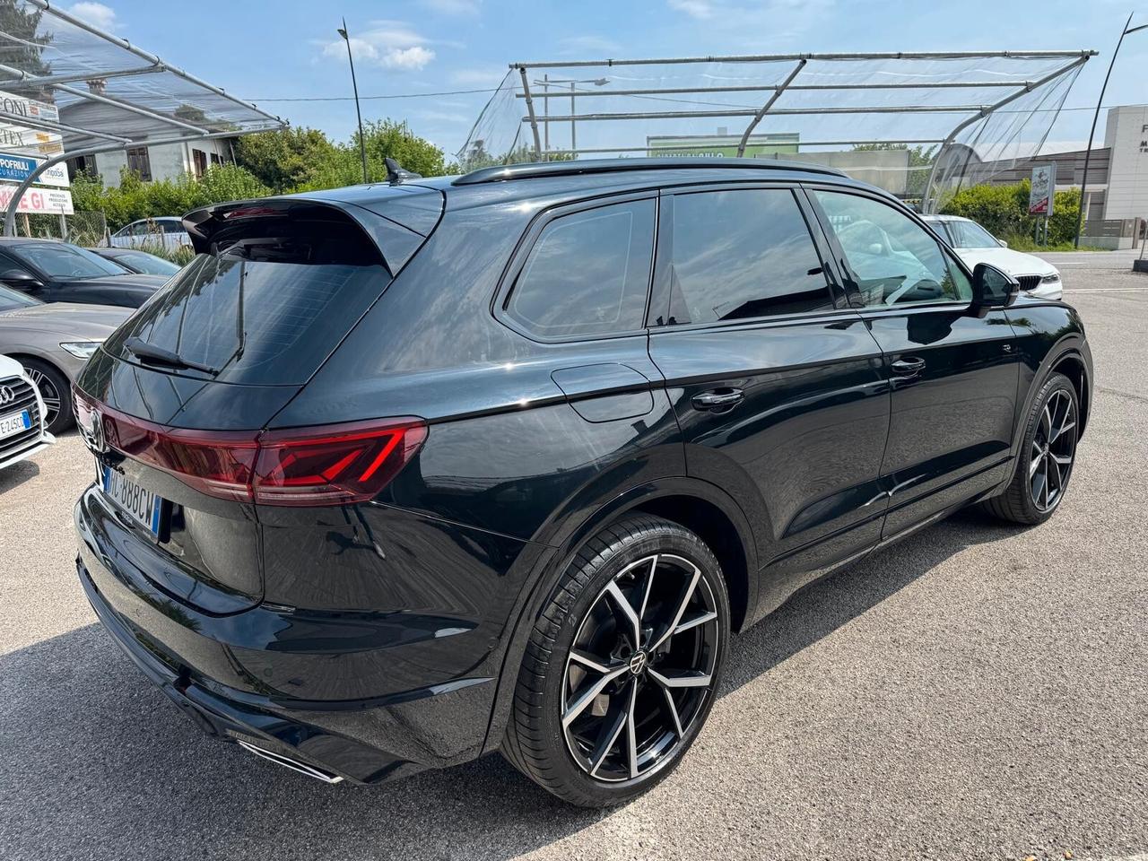 Volkswagen Touareg 3.0 V6 TSI R LINE