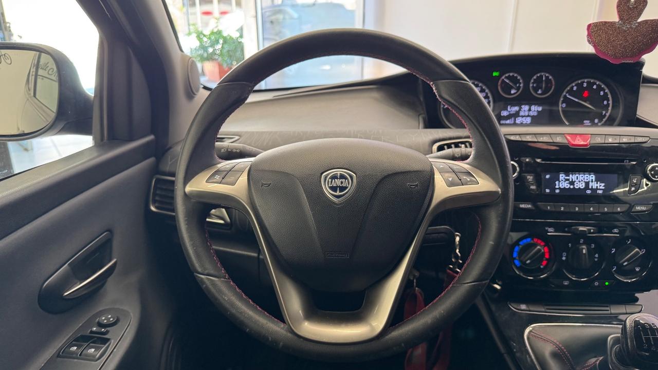 Lancia Ypsilon 0.9 TwinAir 85 CV 5 porte Metano Ecochic Elefantino