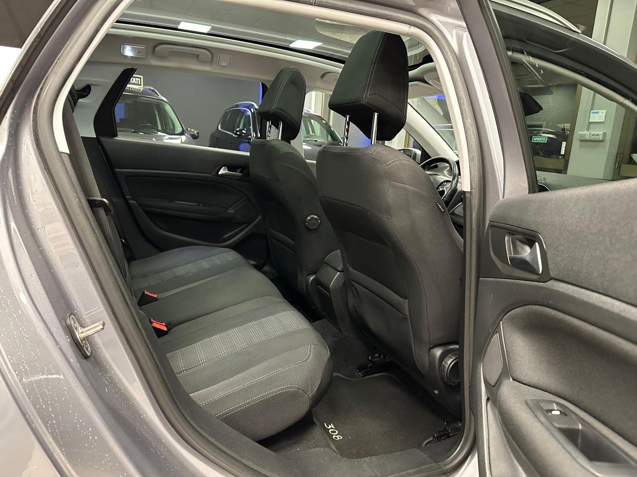 Peugeot 308 BlueHDi 120 S&S EAT6 SW Allure