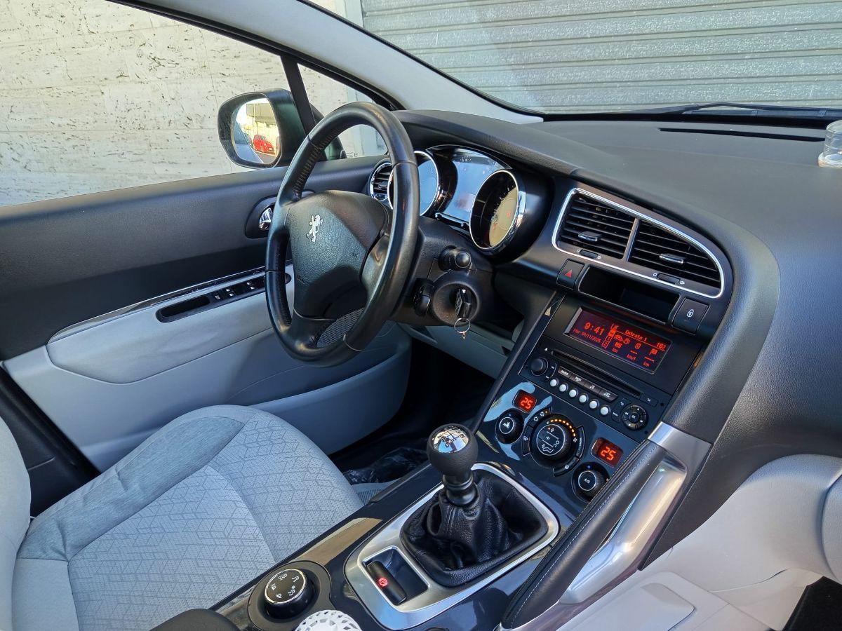 PEUGEOT 3008 1.6 HDi 115 CV Active TETTO PAN.