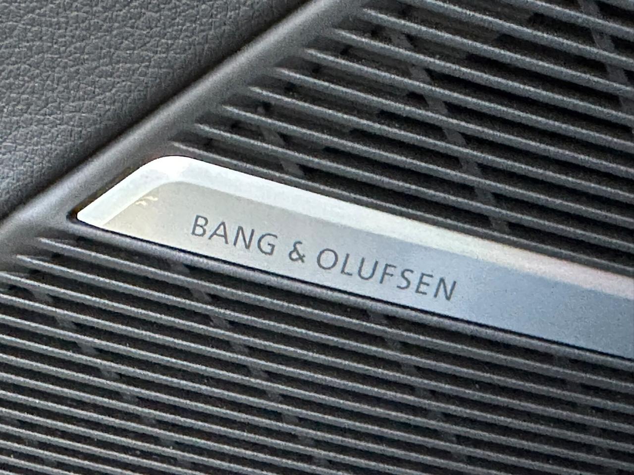 AUDI Q8 S-LINE QUATTRO 50TDI 286CV - IVA - 4X4 - PANO - LASER - C22" - BANG OLUFSEN