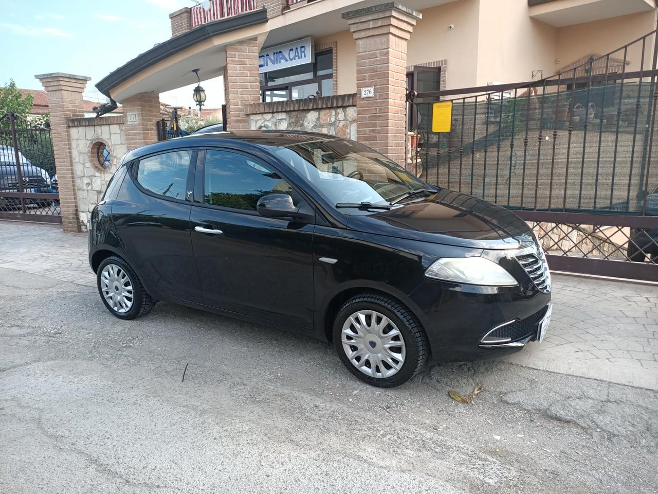 Lancia Ypsilon 0.9 TwinAir 85 CV 5 porte S&S Gold