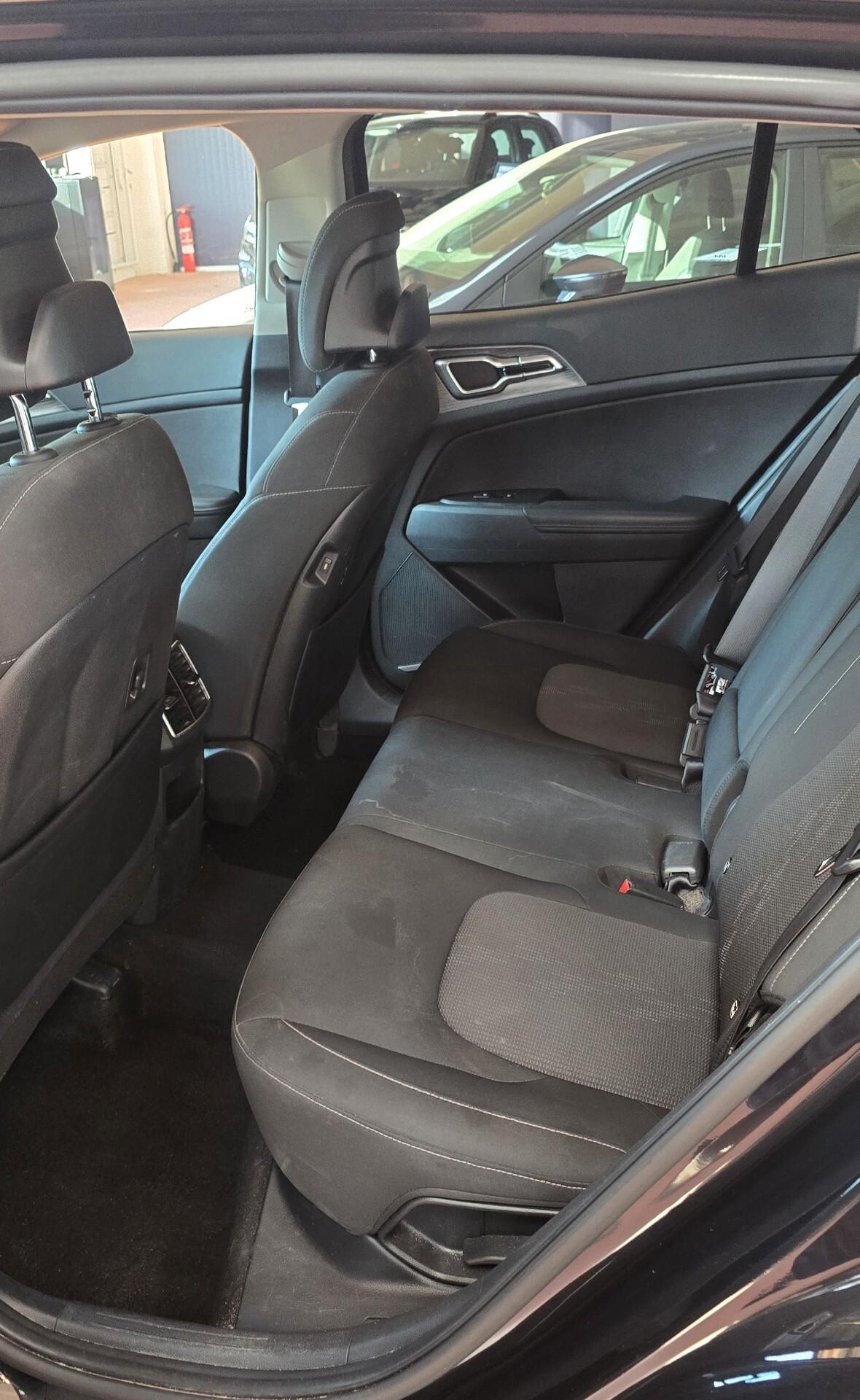 Kia Sportage 1.6 T-GDi HEV 239 CV (176 kW) AT6 AWD – Il SUV Premium Tecnologico Integrale