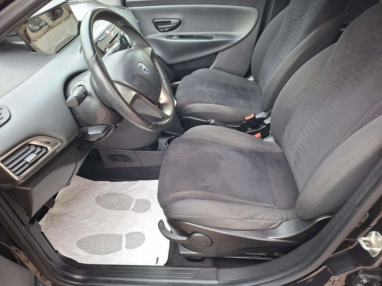 Lancia Ypsilon 1.2 Platinum *EURO 6B*