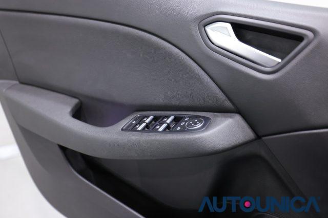 RENAULT Clio FULL HYBRID E-TECH 140 CV AUTOMATICA