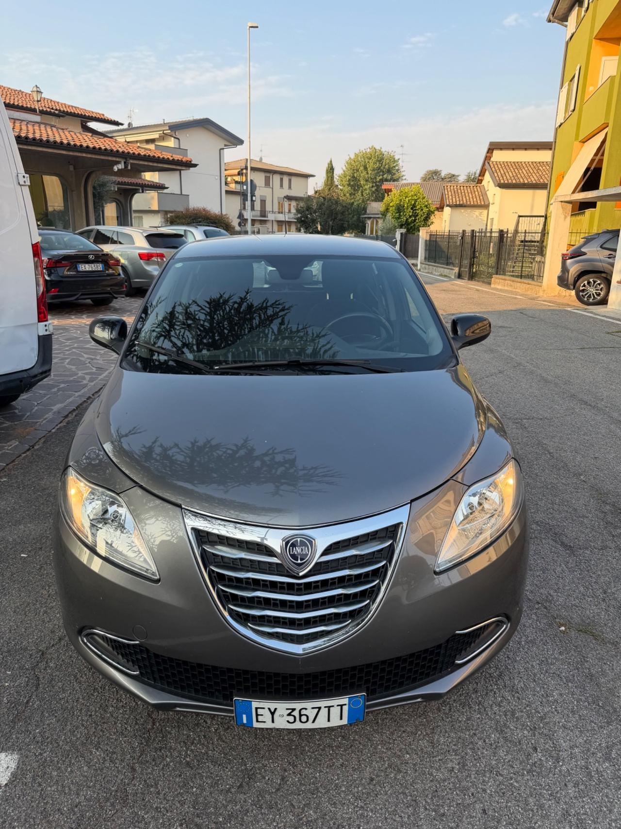 Lancia Ypsilon 1.2 69 CV 5 porte Gold