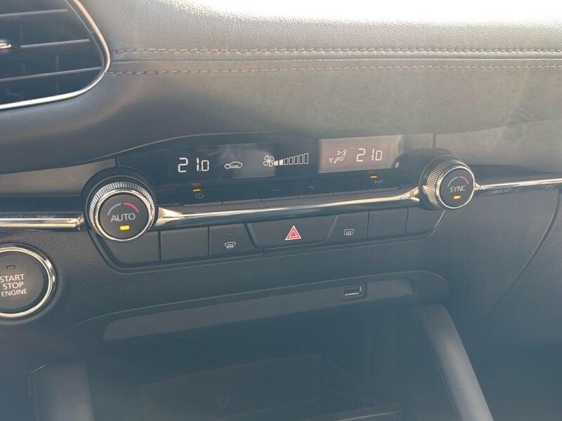 Mazda Mazda3 Mazda3 2.0L e-Skyactiv-G M Hybrid Exclusive