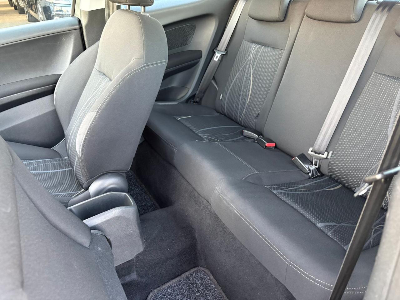 Peugeot 208 1200 Unipro 2015