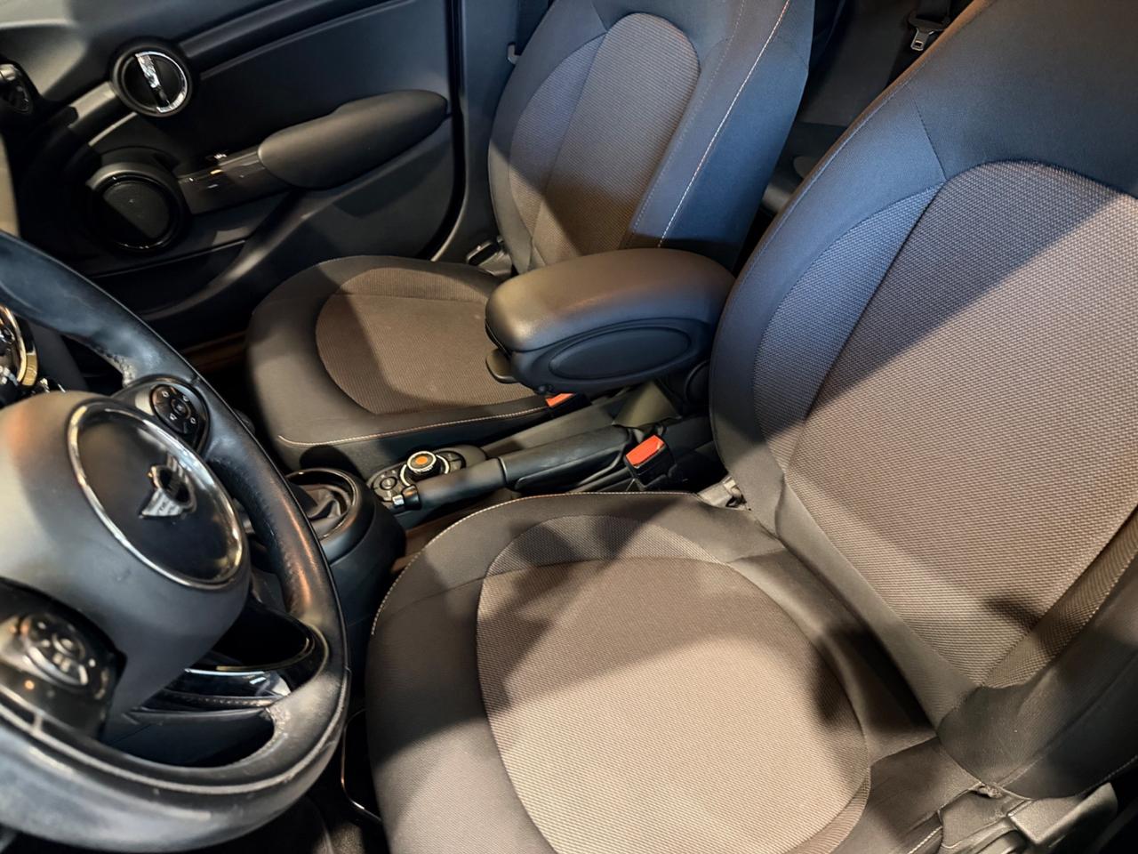 Mini 1.5 Cooper D 5 porte