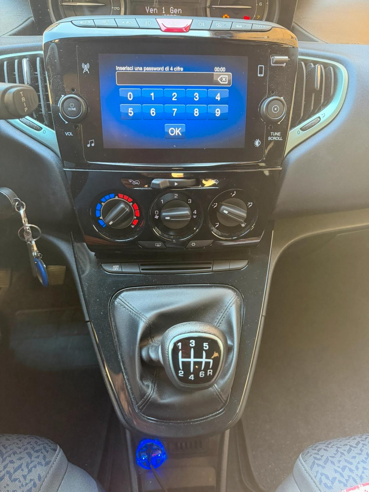 Lancia Ypsilon 1.0 FireFly 5 porte S&S Hybrid Alberta Ferretti