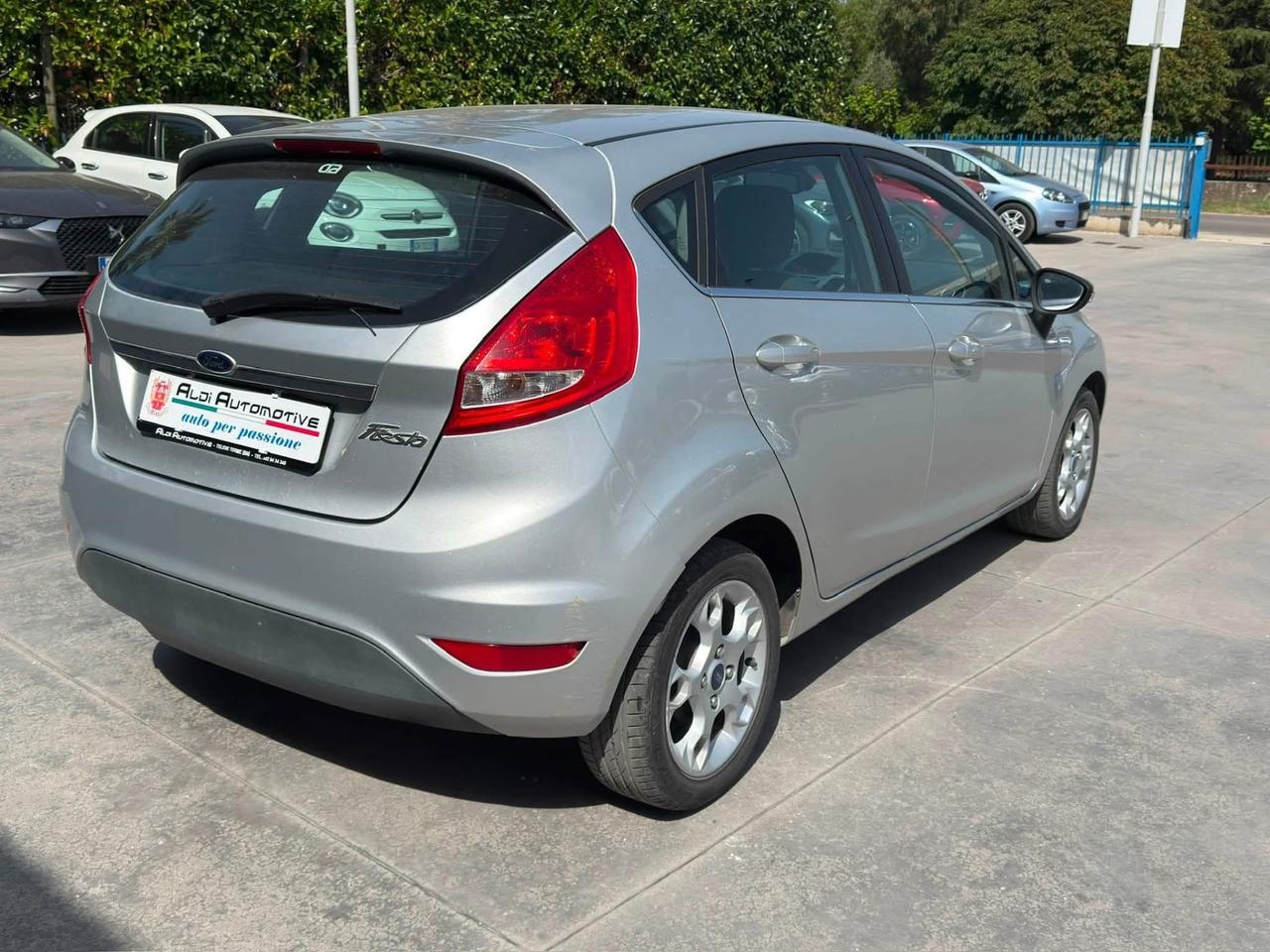 Ford Fiesta 1.4 TDCi 70CV 5 porte Titanium