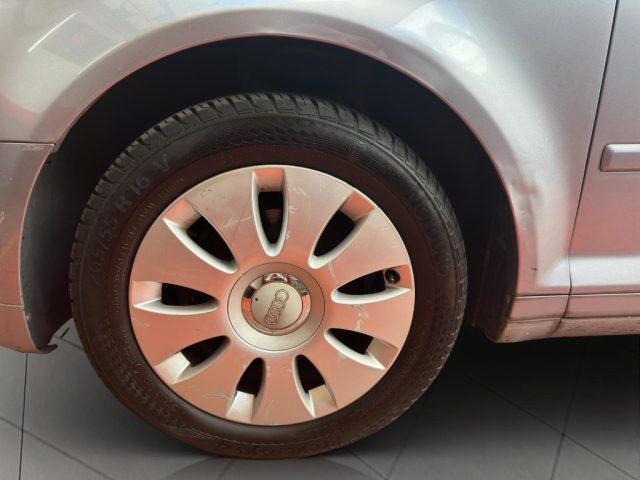 AUDI A3 1.6 16V FSI Attraction