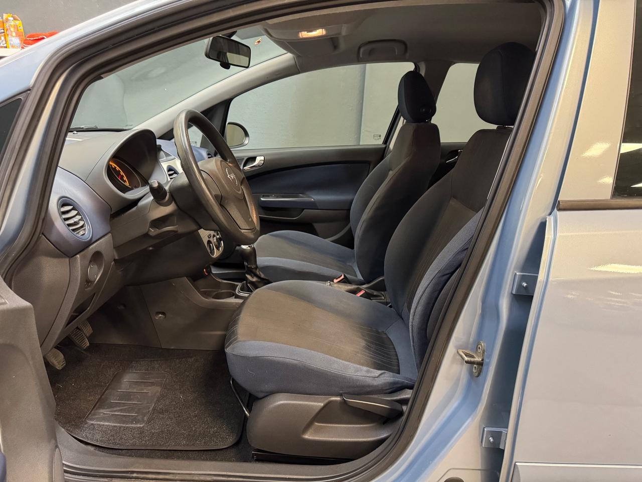 Opel Corsa 1.2 5 porte Cosmo