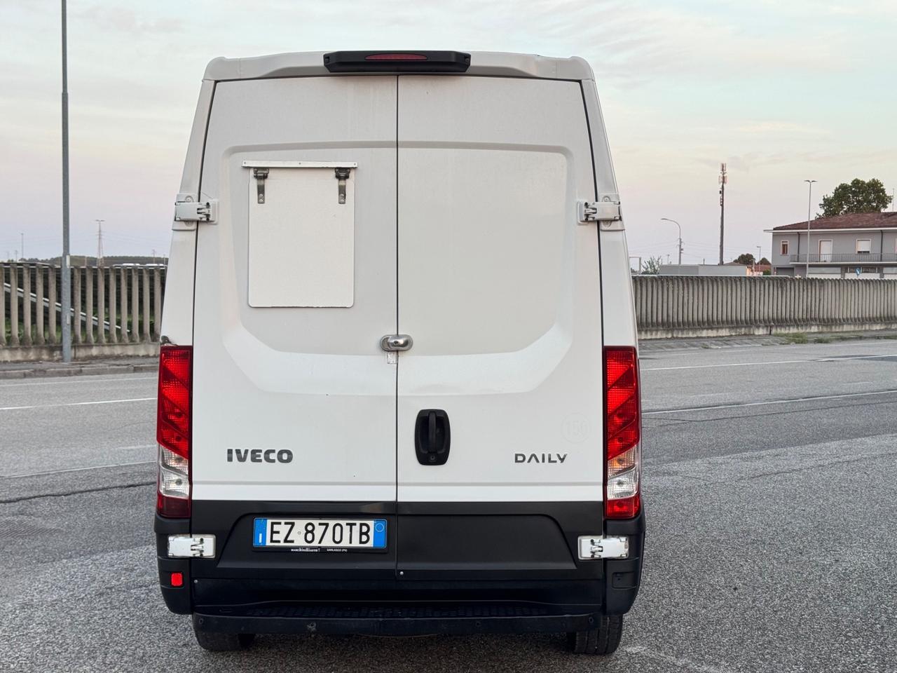 Iveco Daily 35s15 2.3 HPT 146cv L2H2