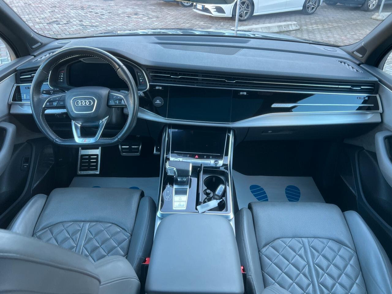 Audi Q7 3.0 TDI S-Line Plus 7 POSTI