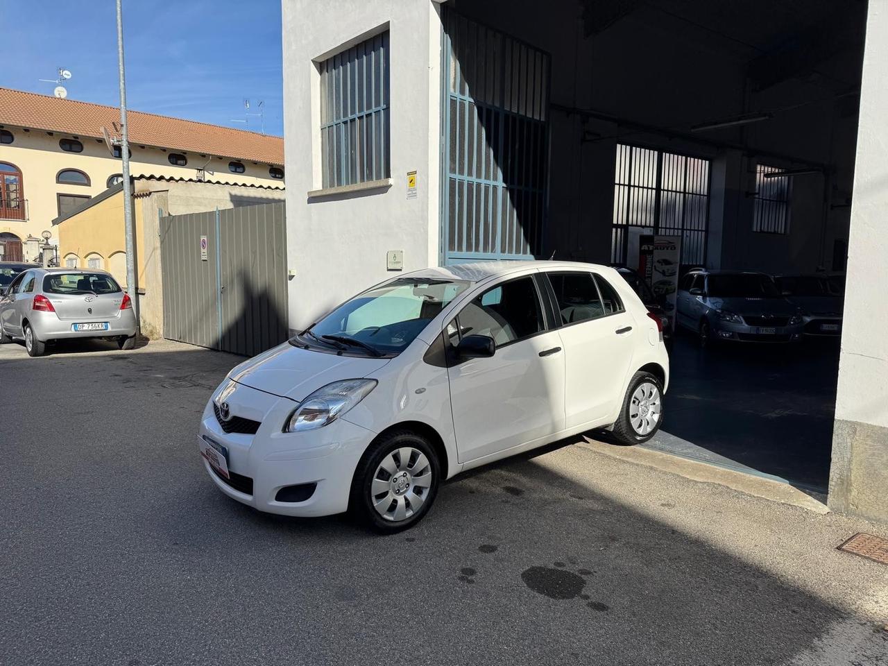 Toyota Yaris 1.0 5 porte
