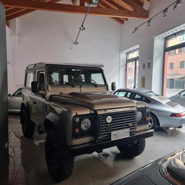 Land Rover Defender RESTORED 90 2.2 PUMA TD4- LIFE&STYLE