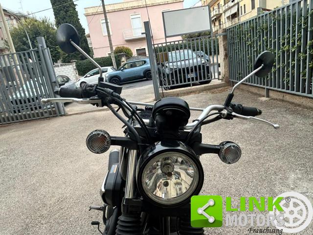 YAMAHA SCR 950 .