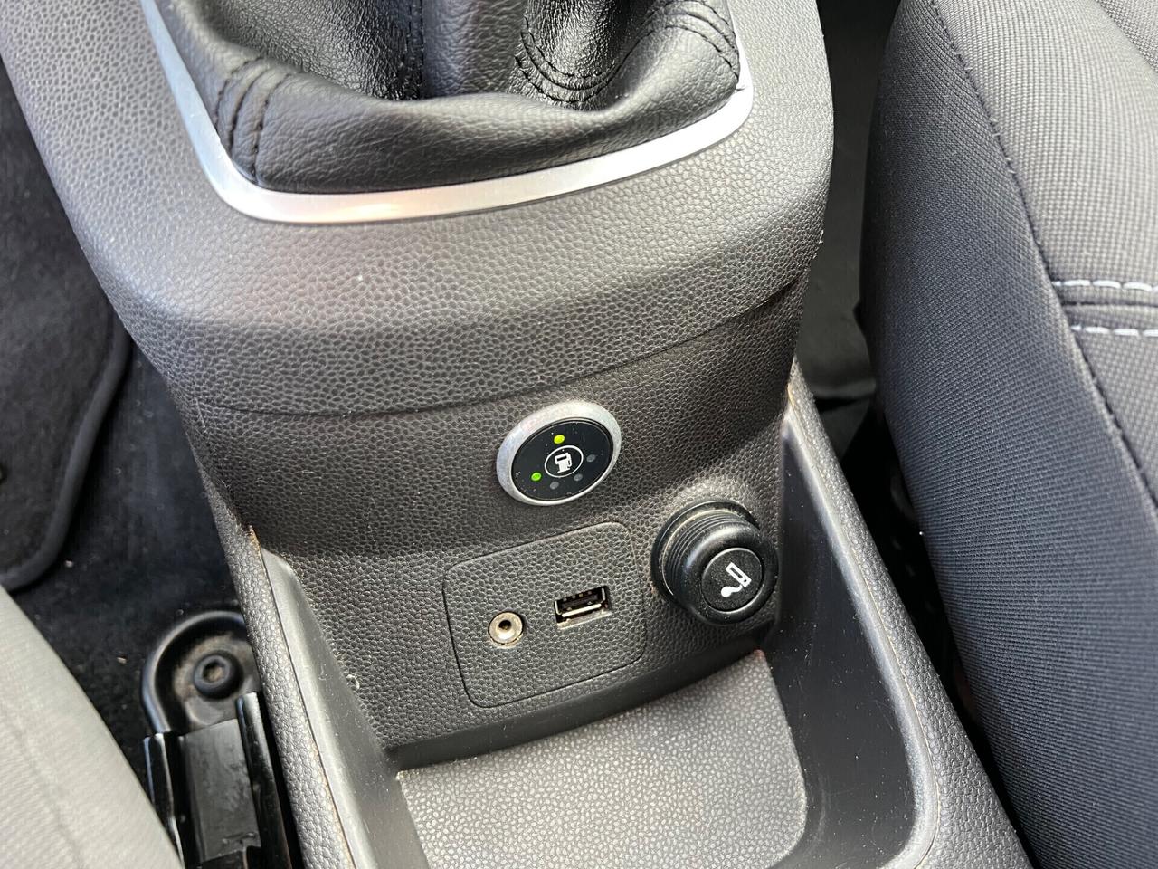 Ford Fiesta 1.4 5p. Bz.- GPL Titanium - 2013