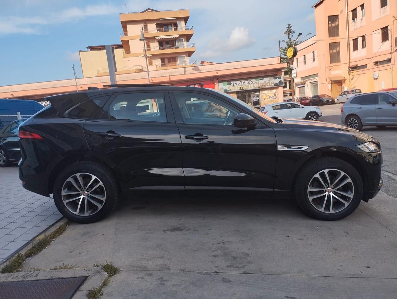 Jaguar F-Pace 2.0 D 180 CV AWD aut. R-Sport