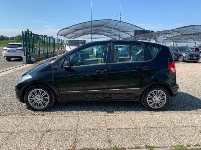 MERCEDES-BENZ A 180 BlueEFFICIENCY Premium
