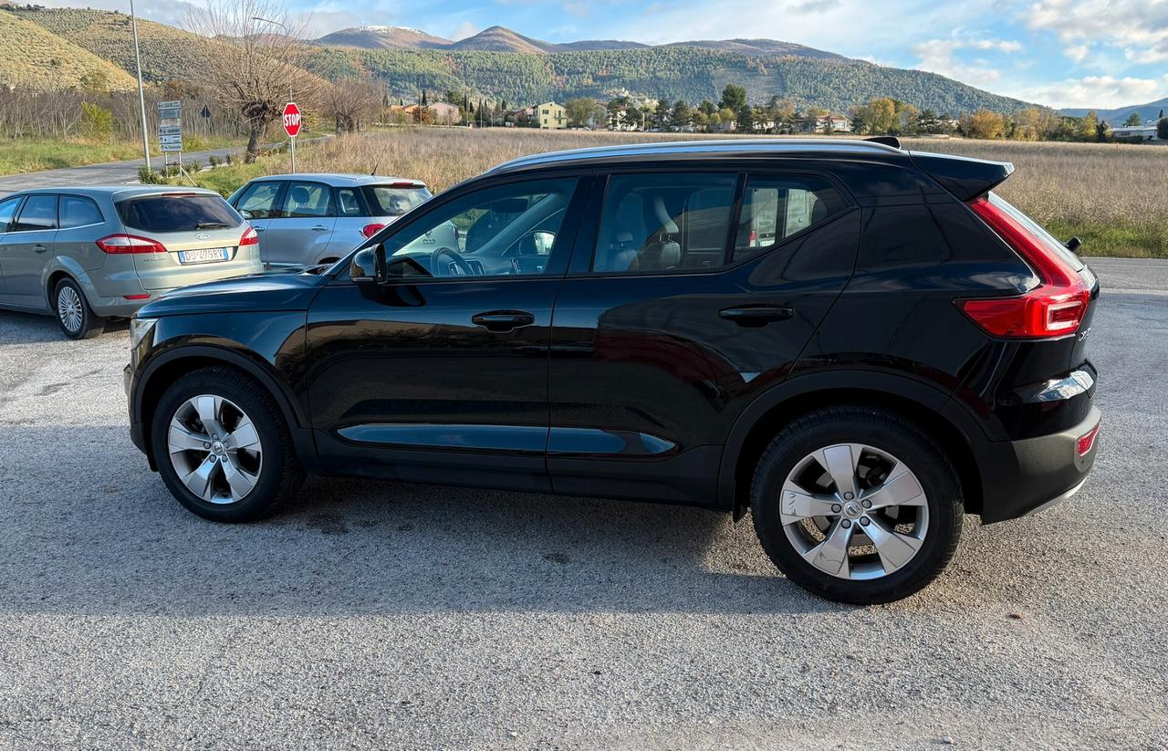 Volvo XC40 D4 AWD Geartronic Momentum