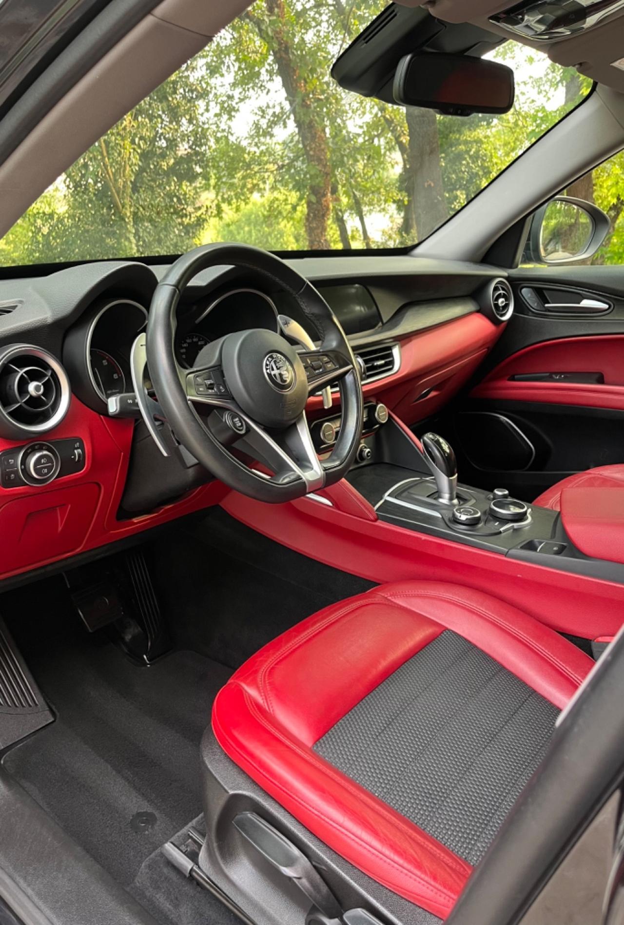 Alfa Romeo Stelvio 2.2 TOTAL BLACK 210 CV AT8 Q4 Executive