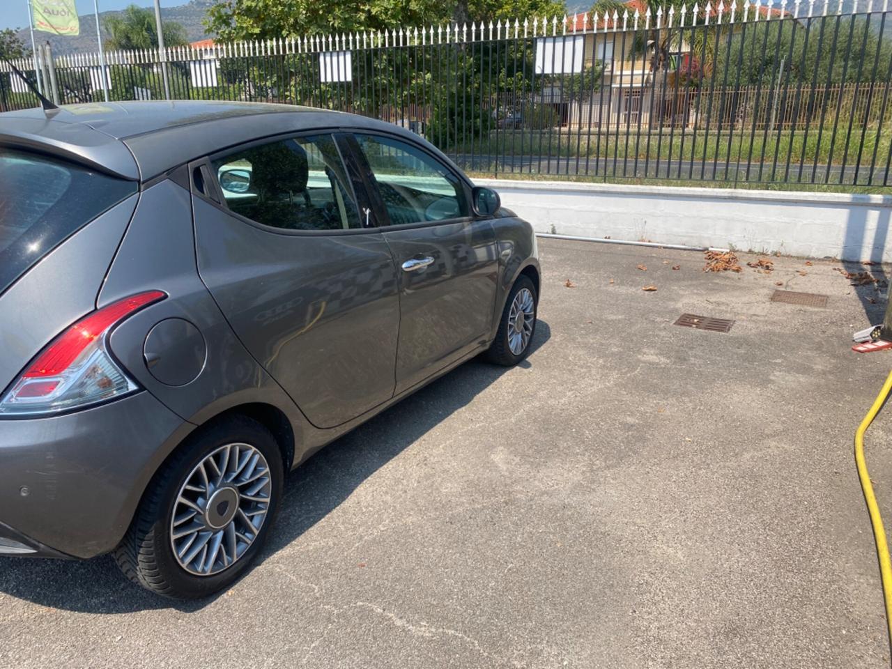 Lancia Ypsilon Oro