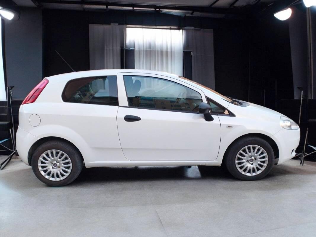 Fiat Punto III Punto III 2012 Om Autocarro