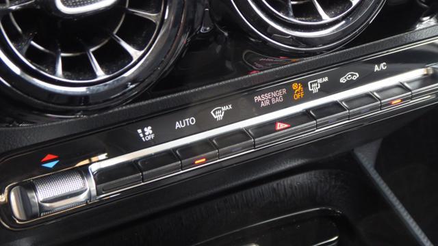 MERCEDES-BENZ GLA 180 d Automatic Progressive Advanced