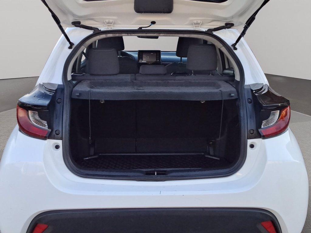 TOYOTA Yaris 1.5h active del 2023