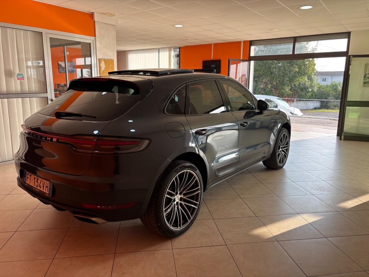 Porsche Macan 2.0 245 cv matrix-navi-tetto-pelle permute finanziamenti
