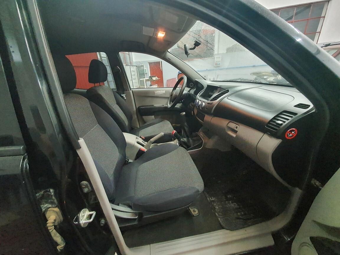 Mitsubishi L200 2.5 DID 178CV Cab. Doppia Intense