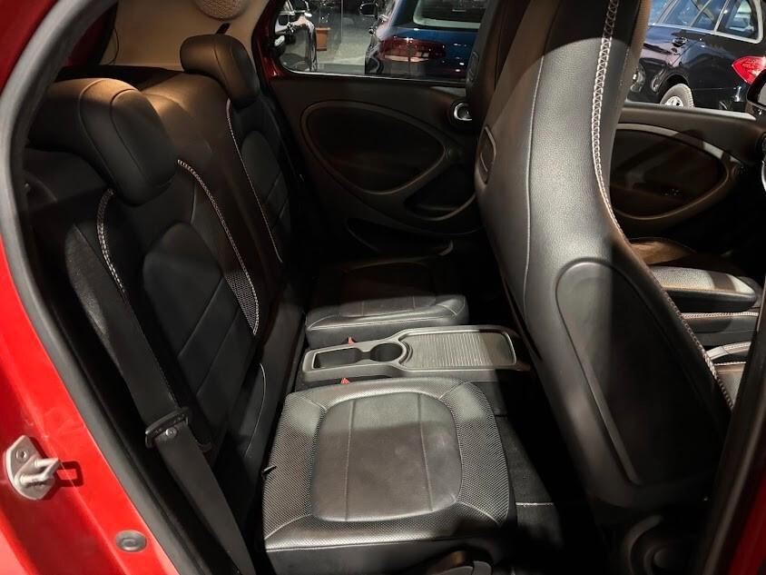 Smart brabus FOR FOUR XLLUSIVE 109CV-JBL