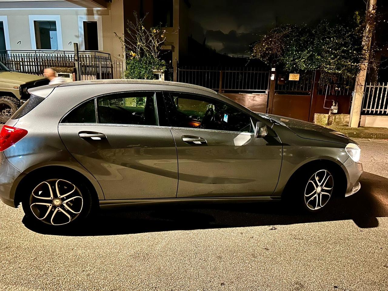 Mercedes-benz A 180 d Premium