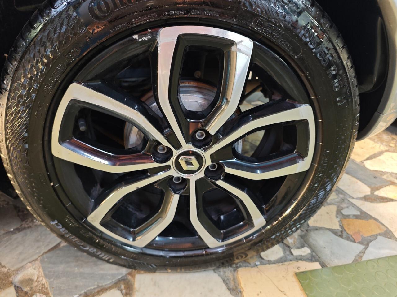 Renault Clio dCi 8V 90 CV 5 porte Moschino Intens