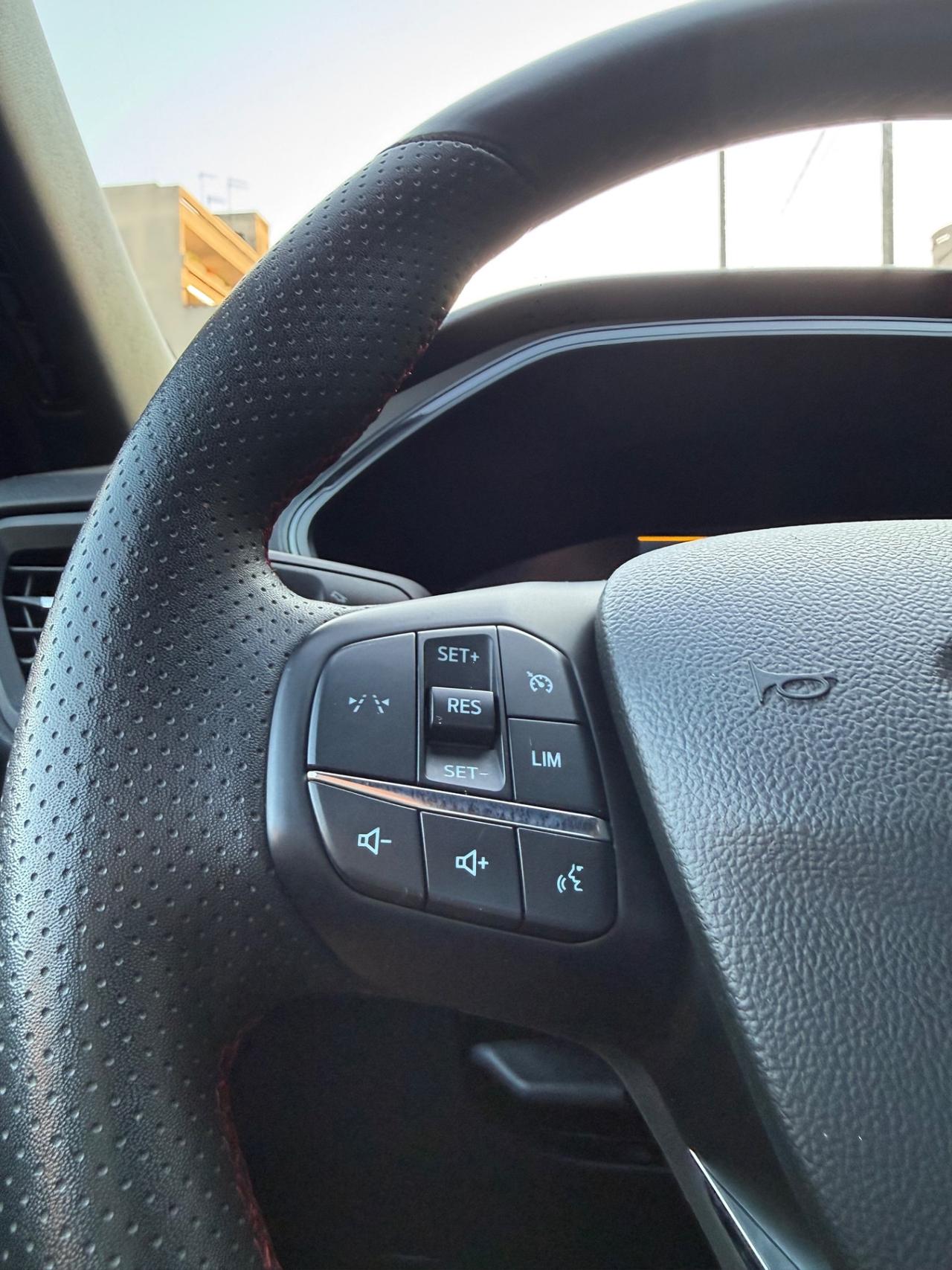 FORD KUGA FULL HYBRID 2.5 CC 180 CV ST LINE 2024