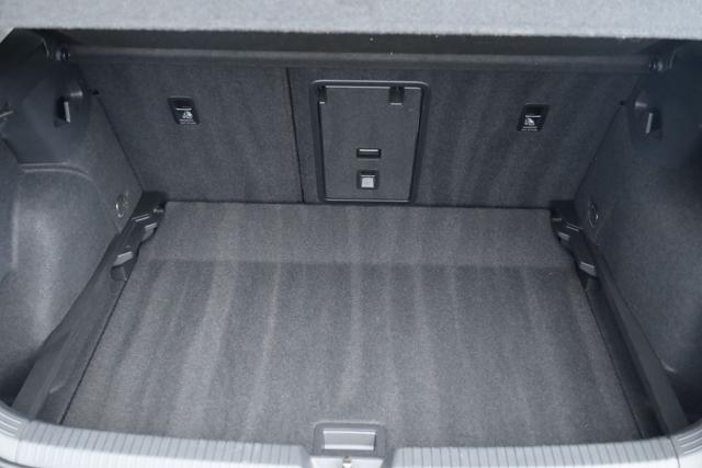 VOLKSWAGEN Golf 1.0 eTSI EVO DSG Life