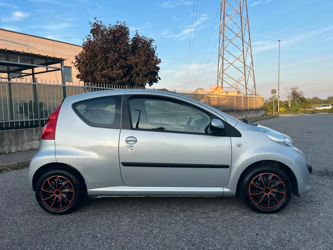Peugeot 107 1.0 68CV 3p. SOLO 49.000 KM !!!