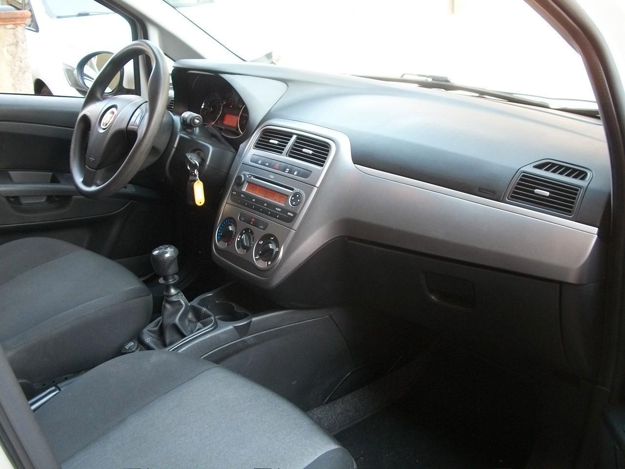 PUNTO 1400 Benz/GPL 5p AUTOCARRO 4posti N1