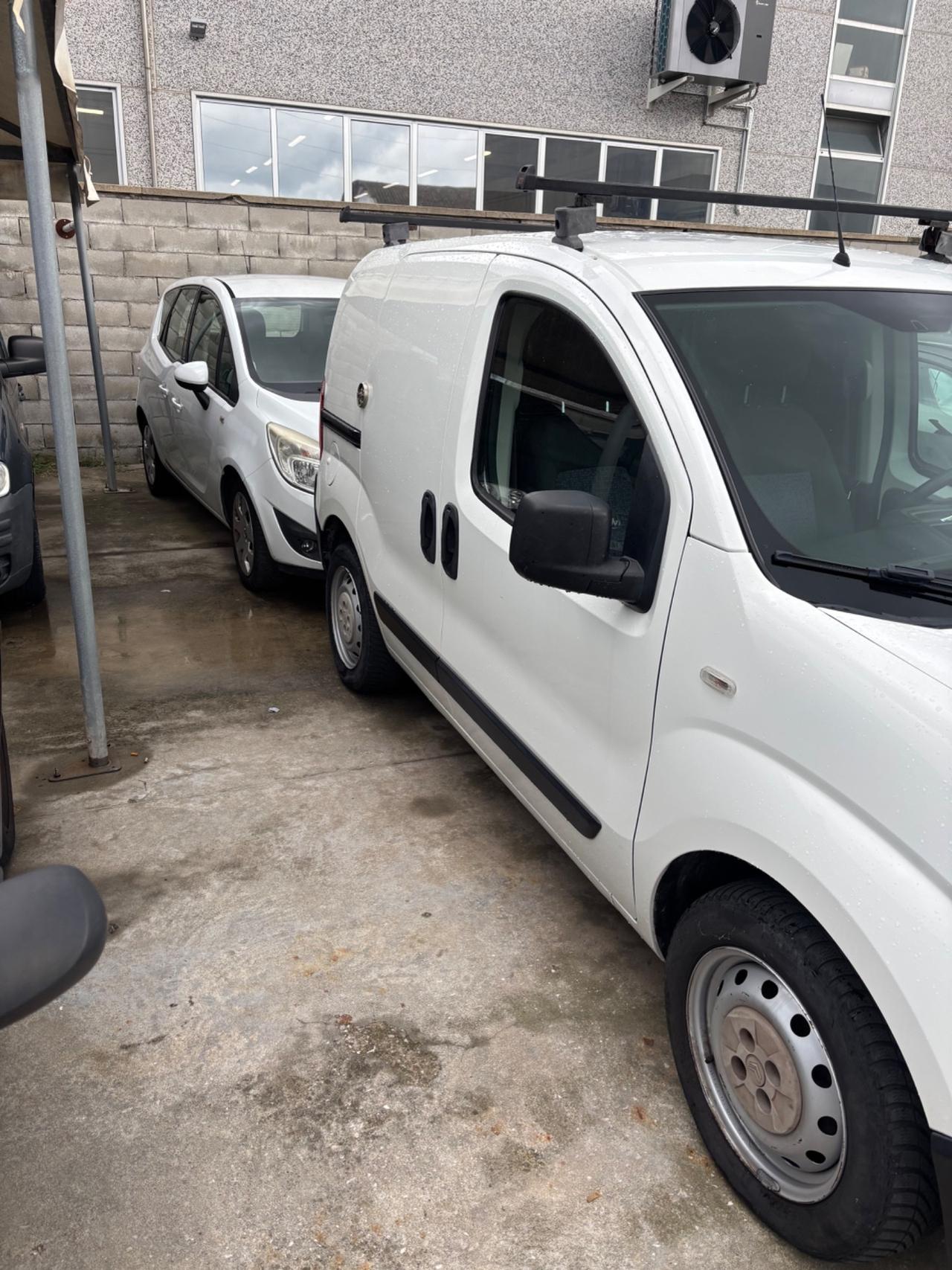 Peugeot bipper autocarro